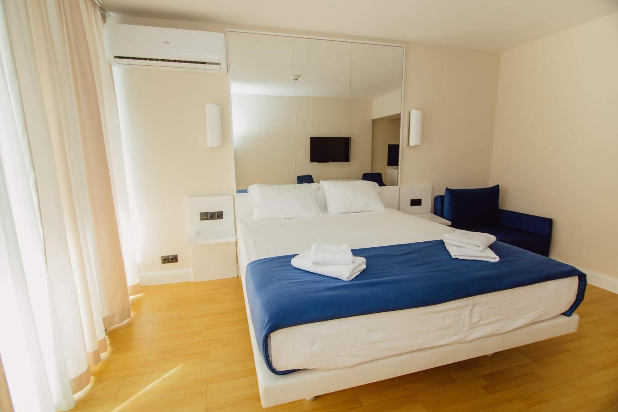 Orbi City Center Sea View Aparthotel Batumi Exterior foto